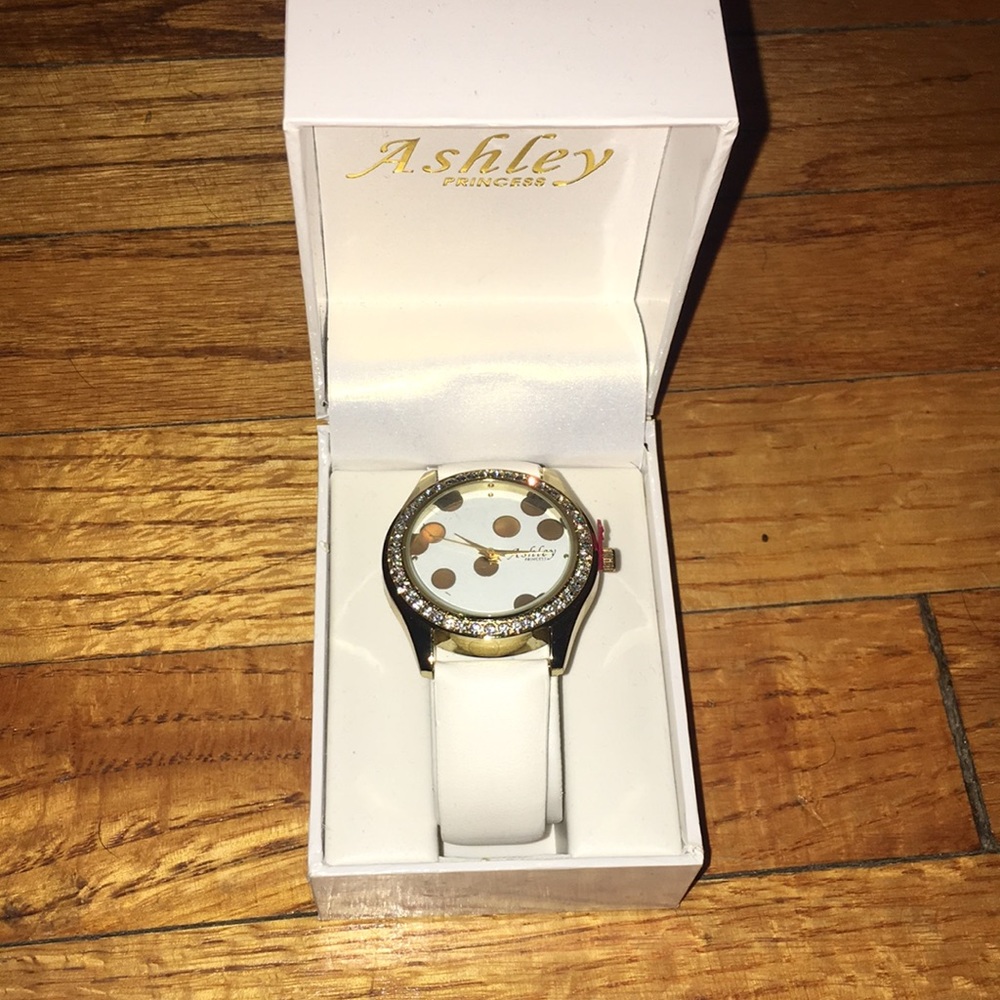Boutique brand Watch 💕